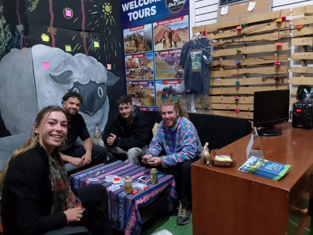 Black Sheep Hostel Куско Екстер'єр фото